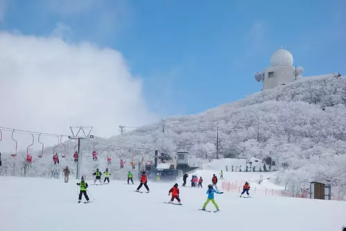 御在所滑雪场:从初级者路线开始