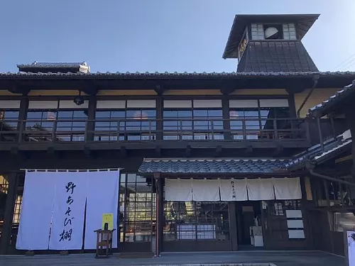 爐竈煮的砂鍋飯“野玩架”