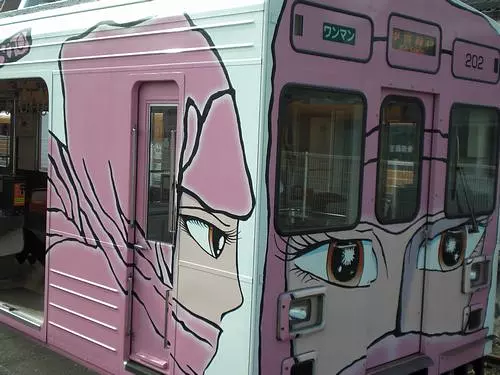搭乘忍者列車前往伊賀市（IgaCity）。