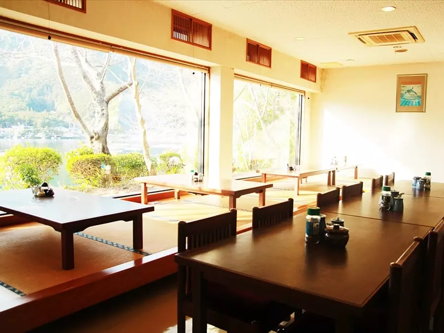 ロッジ山水（食堂）