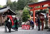 Santuario Aekuni-Jinja en festival