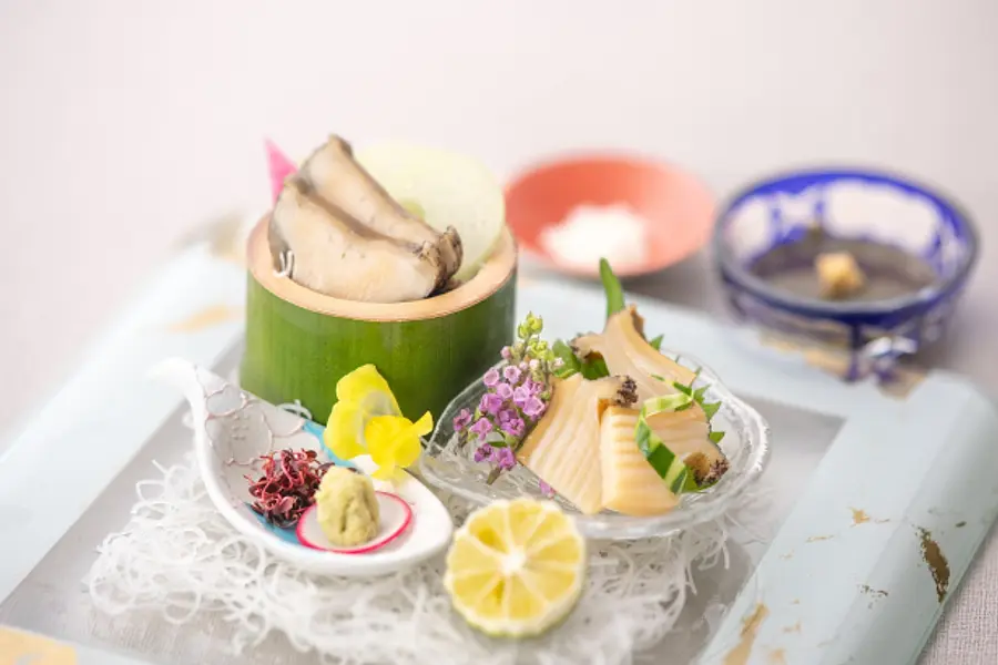 低温調理と蒸し鮑の食べ比べ