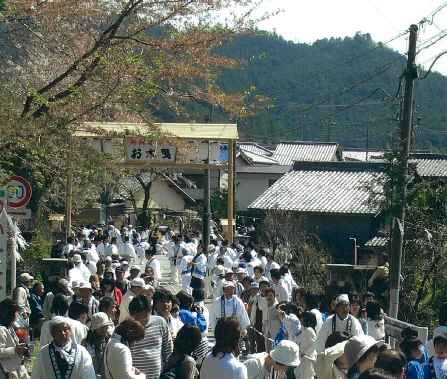 第63回神宮式年遷宮瀧原宮御木曳行事」特別神領民募集！ | イベント