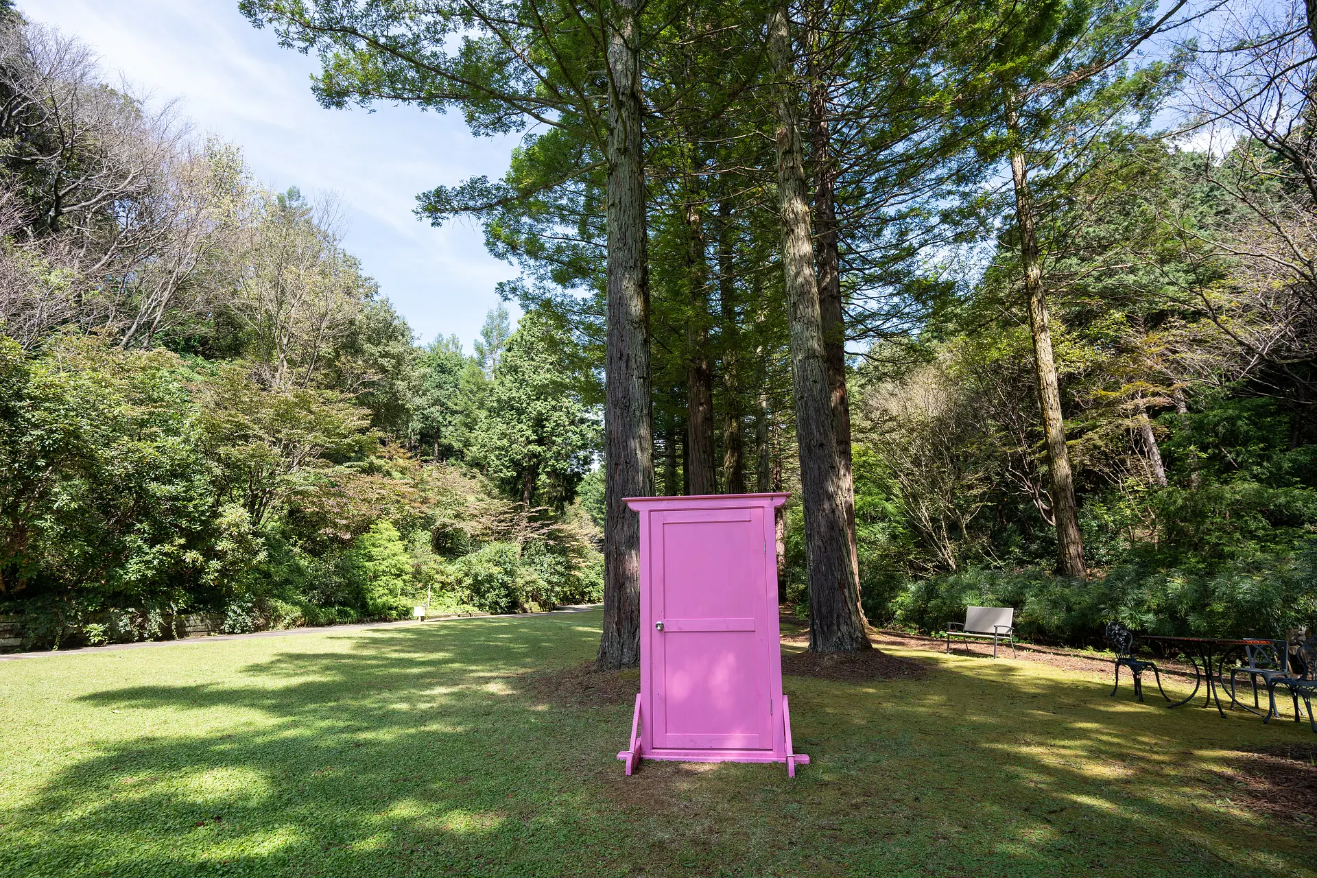 どこにでも行けそうなドア