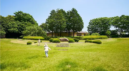 芝生広場