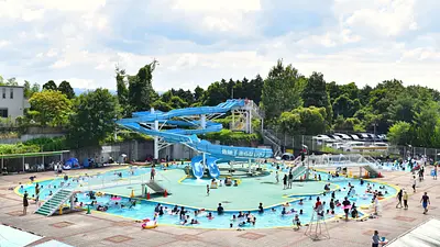暑い夏はプールで遊ぼう！①