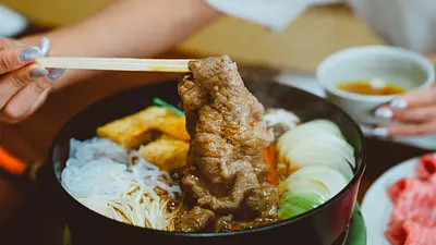 すき焼きにしゃぶしゃぶに焼肉にホルモンも！松阪牛のお肉料理がとことん楽しめる『肉道楽 西むら』を松阪市ブランド大使の加藤ゆうみさんが堪能！