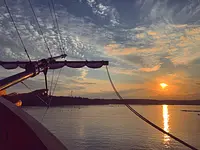 Croisière au coucher du soleil dans la baie d&#39;Ago
