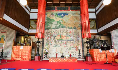 龍光寺　本堂を上から下まで埋め尽くす猫の描かれた大涅槃図