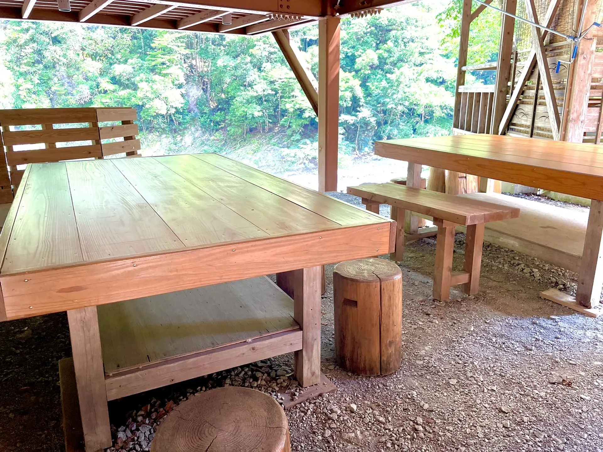 ベビーカーや車いすのまま利用できる席もあります