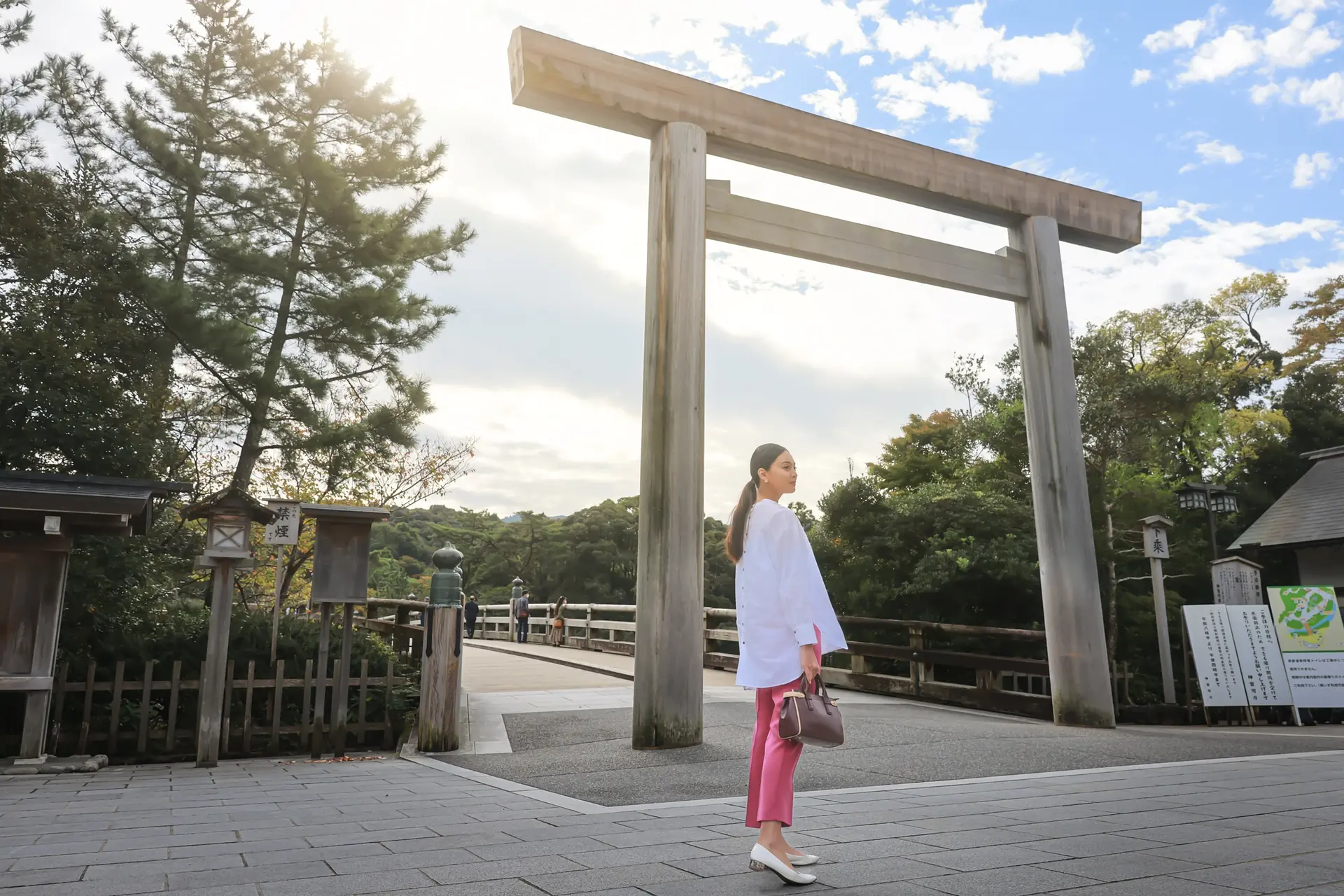 伊勢神宮　内宮宇治橋と鳥居