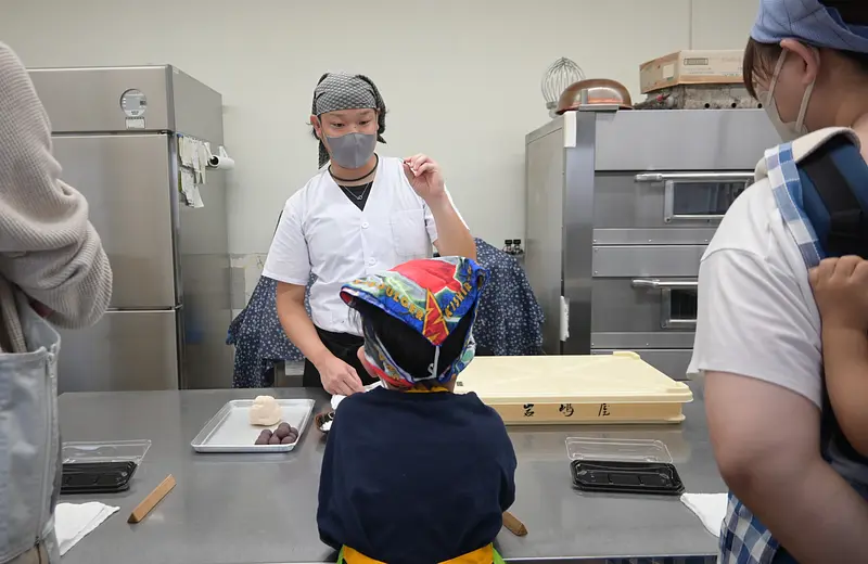 在日式点心教室做了栗子和菊花的点心。
