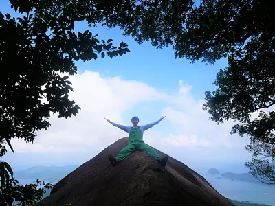 三重県の絶景スポット「象の背」をめざして、「よしお兄さん」が「便石山」の登山に挑戦！