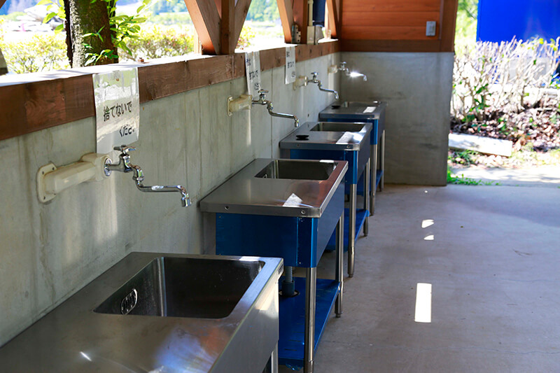 清潔感バッチリの炊事棟