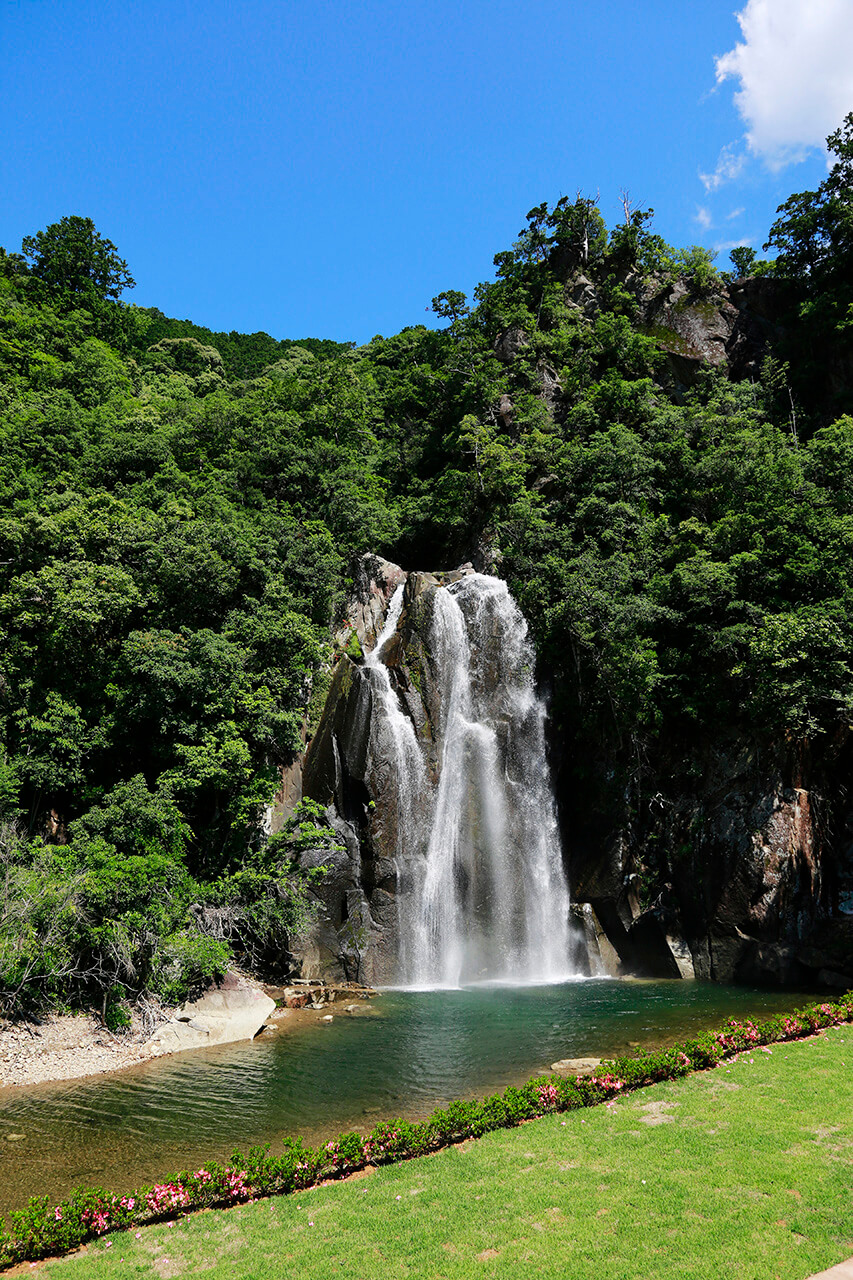 飛雪の滝（ひせつのたき）