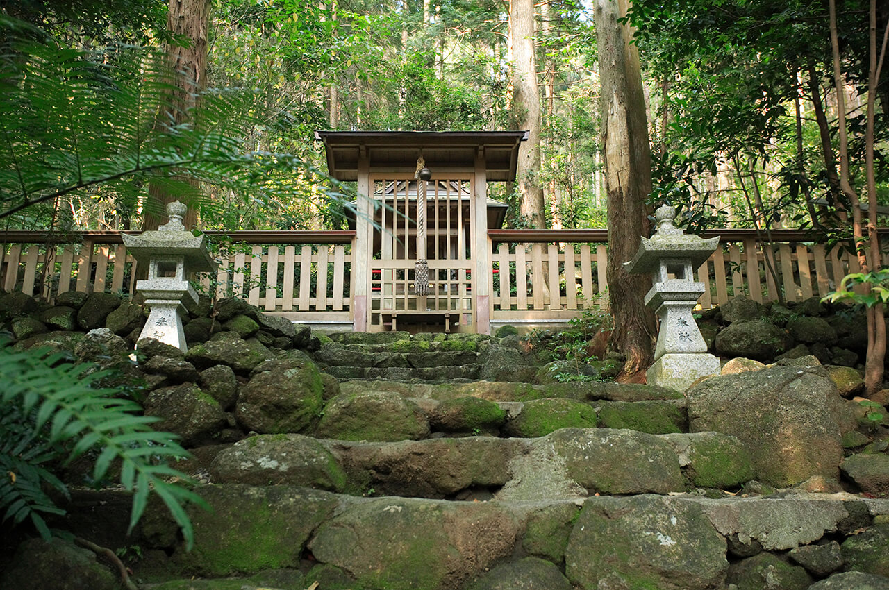 貴称谷社（きねがたにしゃ）