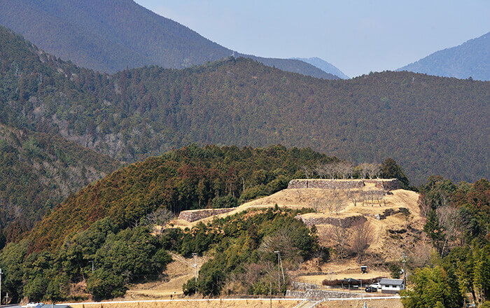 Ruines du château d'Akagi et ruines du terrain d'exécution du col Tahirako (ruines du château d'Akagi et ruines de Tabirakotoge Keijo)