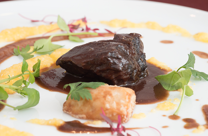 アクアイグニスの朝ヨガと温泉で、デトックスの旅