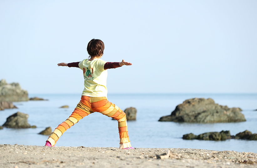早朝の夫婦岩ヨガ体験とふれあい水族館