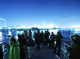 Cruise through the fantastic night view of Yokkaichi Industrial Complex! Sneak into the sacred place of factory night view