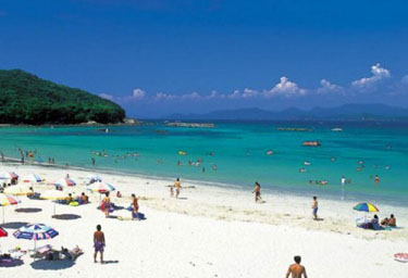 Goza Shirahama, a white sand beach with outstanding transparency