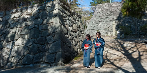 石垣に見ごたえアリ「松坂城跡」