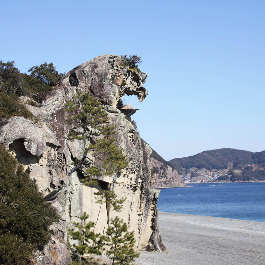獅子岩（Shishiiwa）