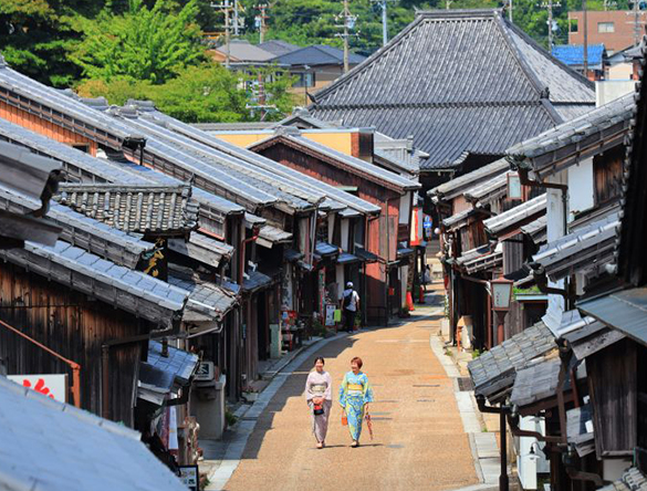 Sekijuku, la 47e ville-poste sur la route du Tokaido, conserve le paysage urbain de la période Edo.